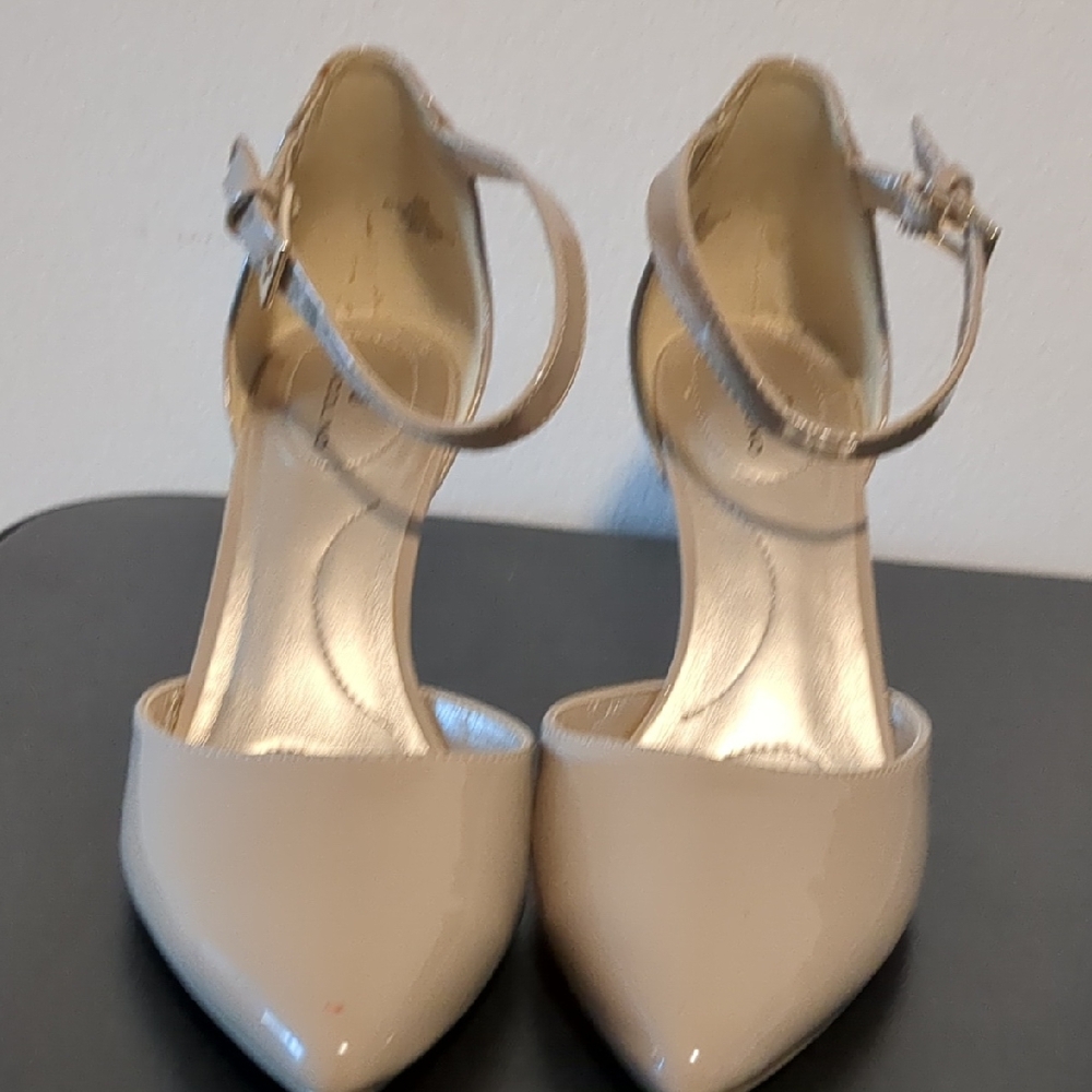 Bandolino Nude Patent Heels